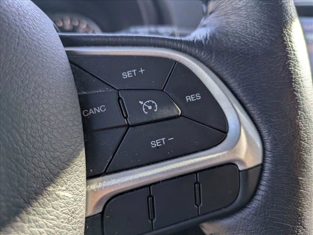 Used 2023 Jeep Renegade Latitude w/ Premium Group AWD/4WD image 13