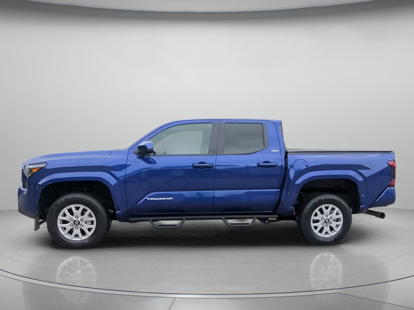 Used 2025 Toyota Tacoma SR5 RWD image 13