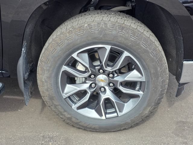 Used 2024 Chevrolet Silverado 1500 LT AWD/4WD image 6