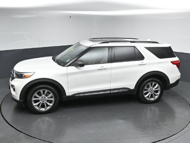 Certified 2024 Ford Explorer XLT w/ Equipment Group 202A AWD/4WD image 48