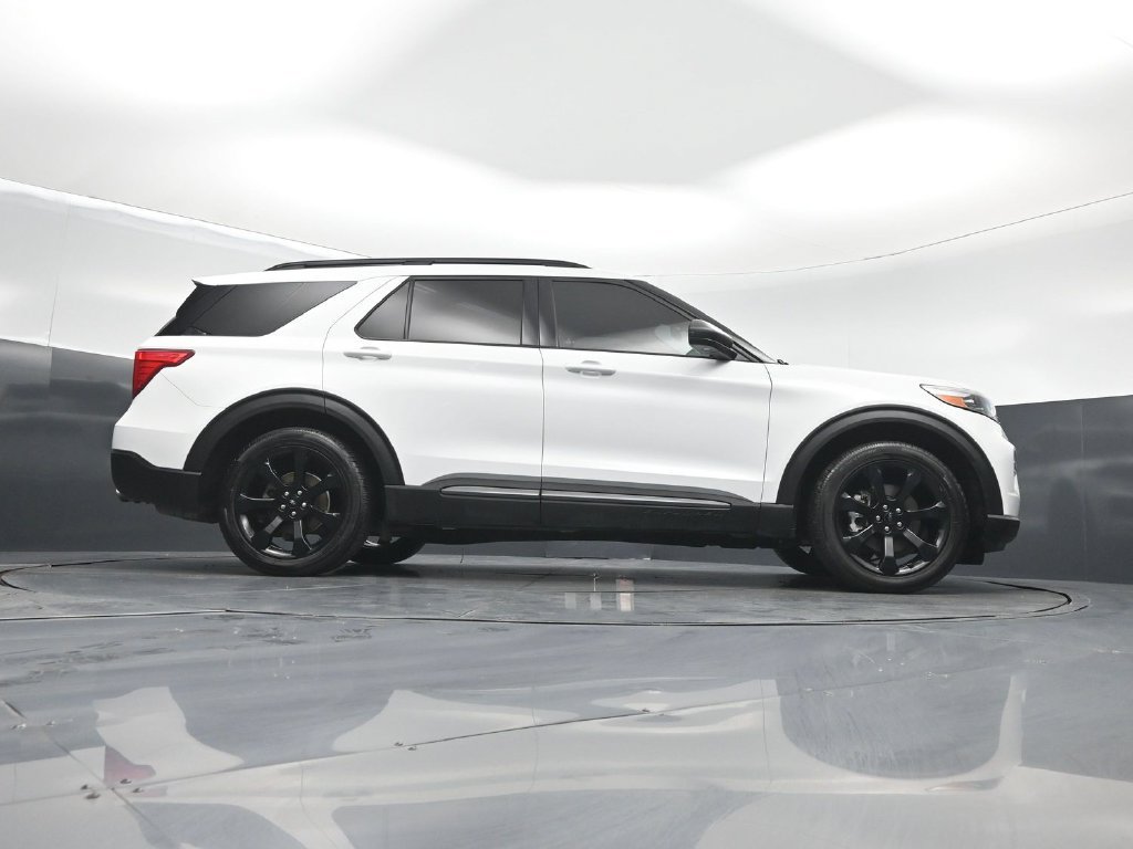 Certified 2021 Ford Explorer XLT w/ Equipment Group 202A RWD image 41
