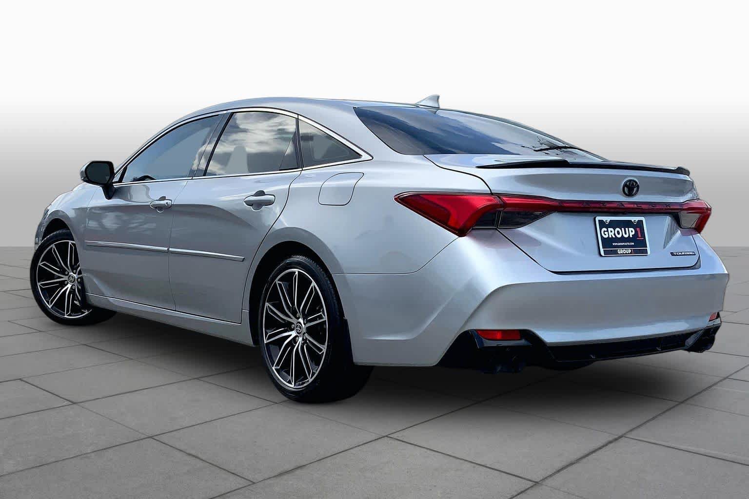 Used 2021 Toyota Avalon Touring FWD image 12