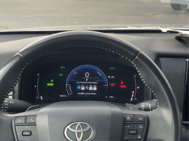 Used 2025 Toyota Camry SE w/ Convenience Package FWD image 17