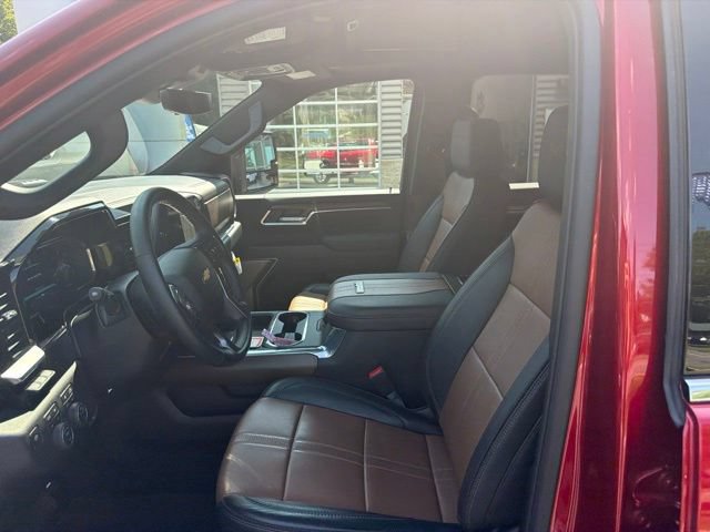 Used 2026 Chevrolet Silverado 2500 High Country w/ High Country Premium Package AWD/4WD image 8