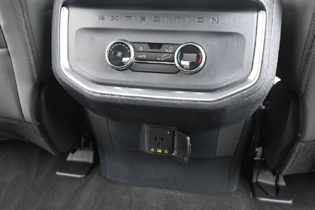 Certified 2025 Ford Expedition Active AWD/4WD image 36