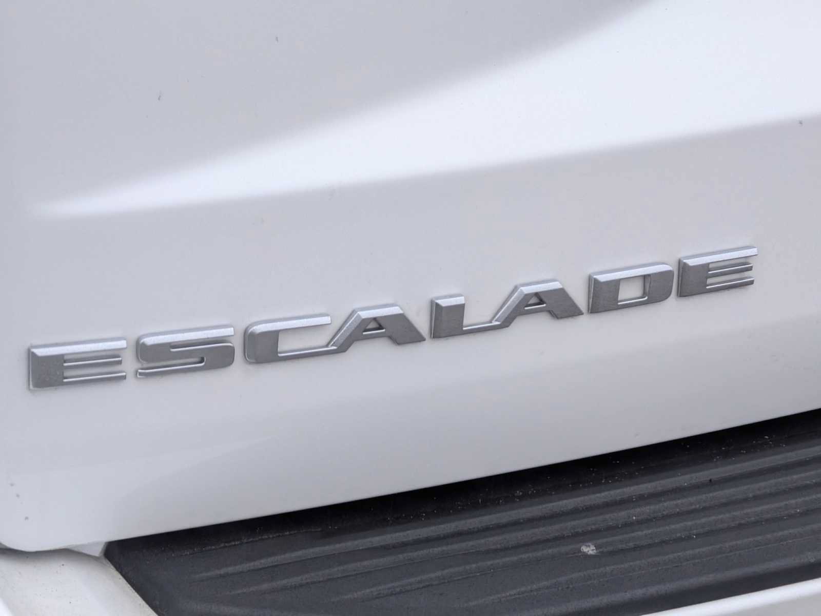 Used 2023 Cadillac Escalade Premium Luxury Platinum w/ LPO, Radiant Package AWD/4WD image 12