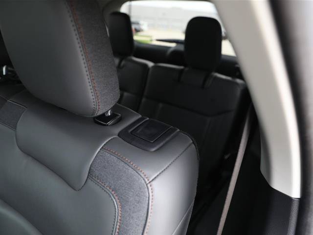 Certified 2025 Ford Explorer Active w/ Active Comfort Package AWD/4WD image 32