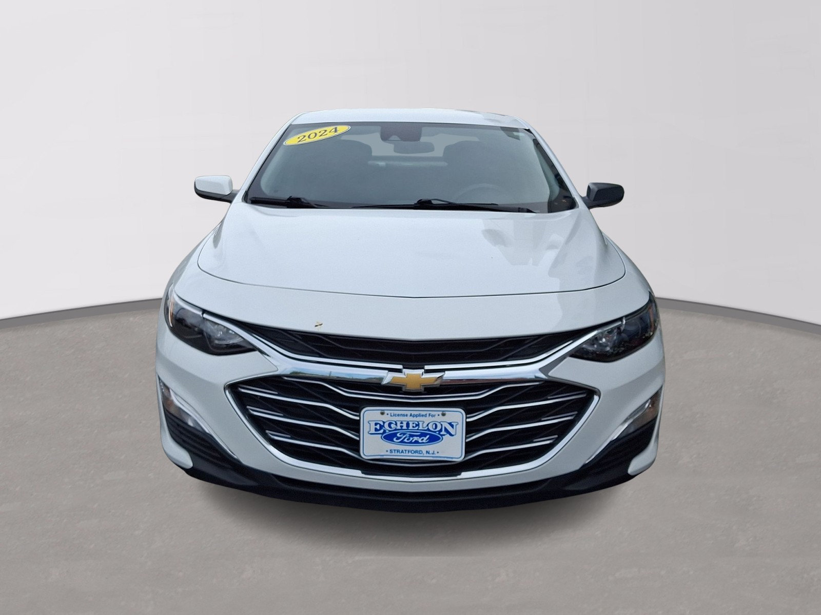 Used 2024 Chevrolet Malibu LS FWD image 2
