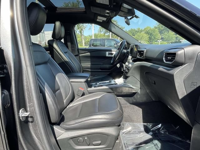 Certified 2020 Ford Explorer XLT w/ Equipment Group 202A AWD/4WD image 31