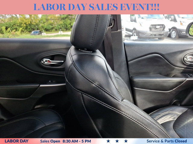 Used 2019 Jeep Cherokee Limited AWD/4WD image 13