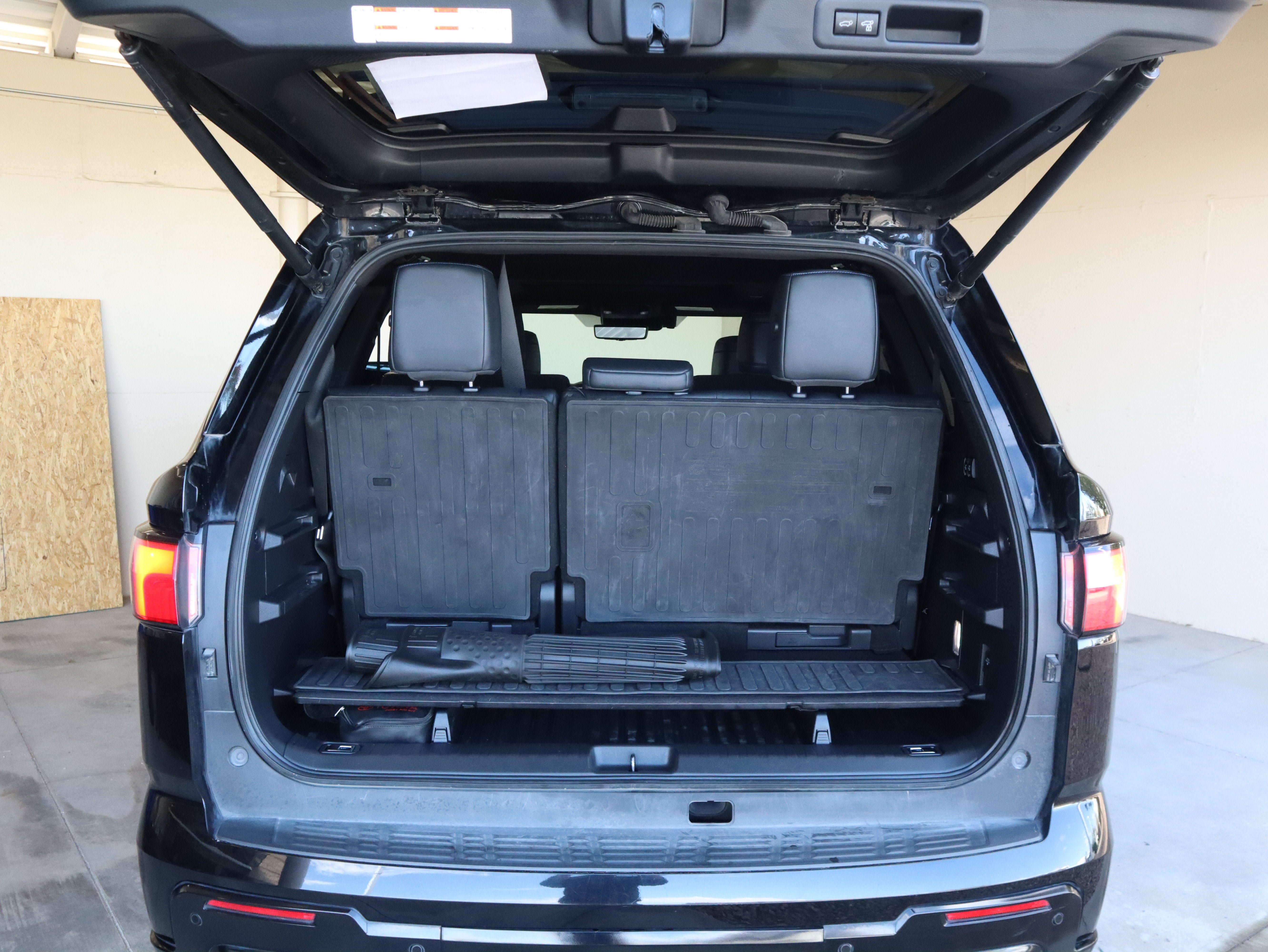 Used 2023 Toyota Sequoia Platinum AWD/4WD image 40