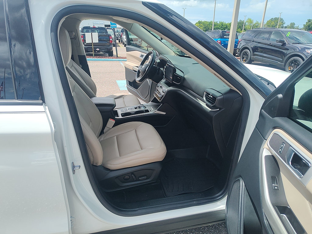 Certified 2021 Ford Explorer XLT w/ Equipment Group 202A RWD image 15