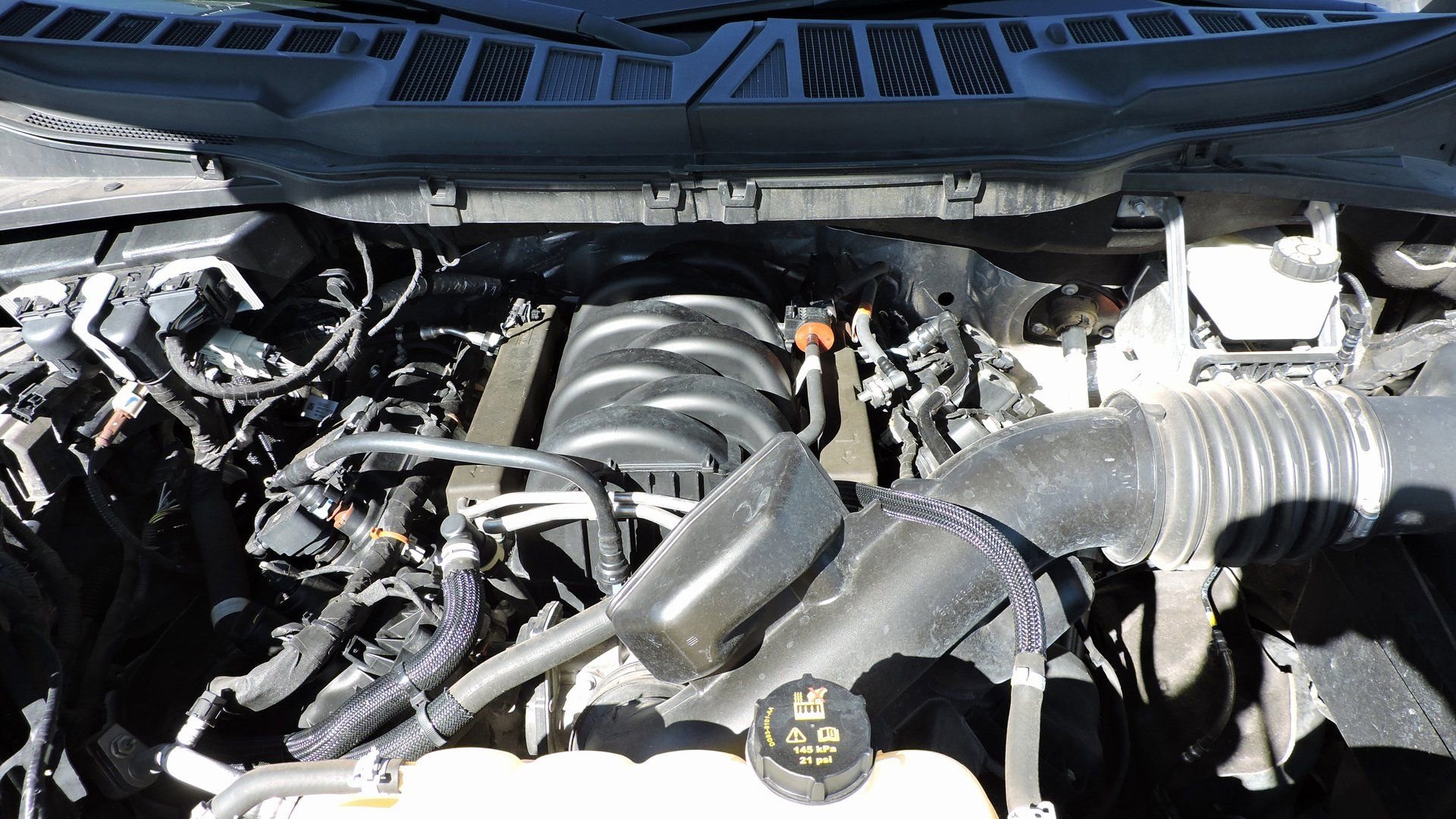 Certified 2022 Ford F150 Lariat w/ Equipment Group 502A High image 23