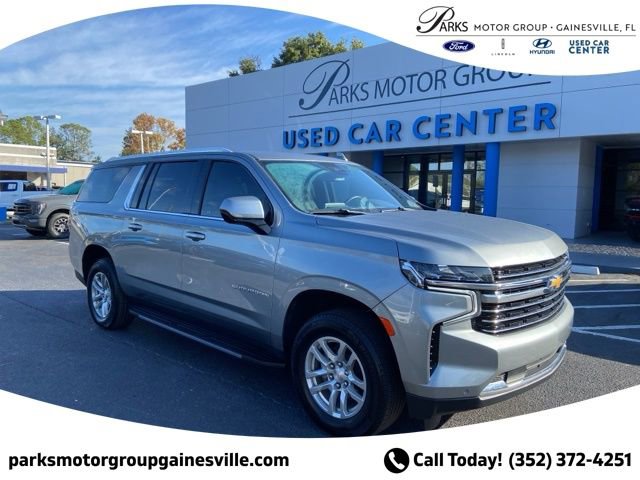 Used 2024 Chevrolet Suburban LT image 1
