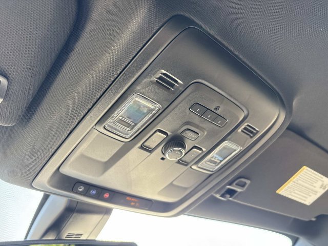 Used 2022 GMC Yukon SLT w/ SLT Luxury Package AWD/4WD image 34