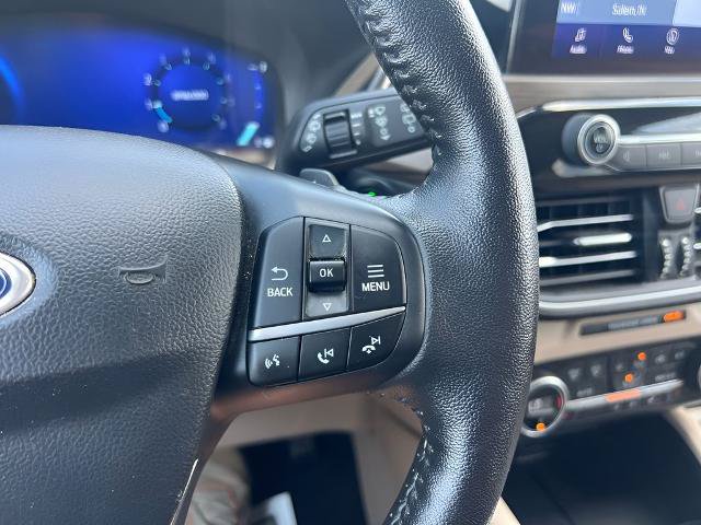 Certified 2020 Ford Escape Titanium AWD/4WD image 29