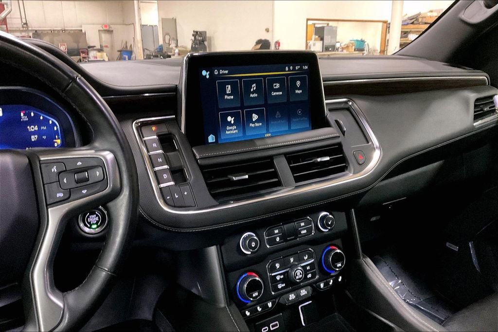 Used 2023 Chevrolet Suburban Premier image 8