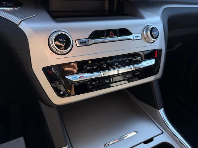 Certified 2022 Ford Explorer XLT w/ Equipment Group 202A image 22