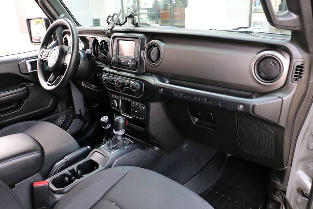 Used 2021 Jeep Wrangler Unlimited Sport AWD/4WD image 31