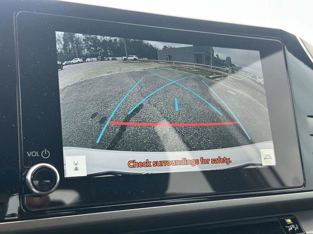 Used 2025 Toyota Camry SE w/ Convenience Package image 27