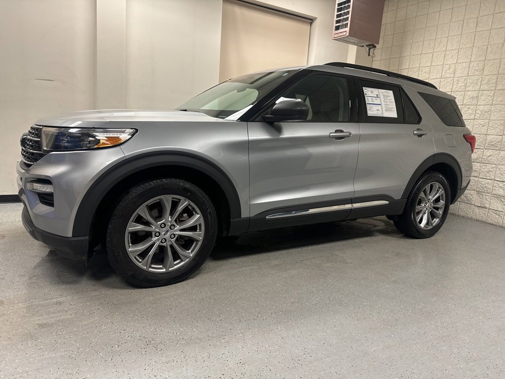 Certified 2022 Ford Explorer XLT w/ Equipment Group 202A image 15