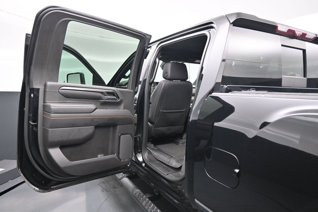 Used 2024 GMC Sierra 2500 AT4 w/ Technology Package AWD/4WD image 16