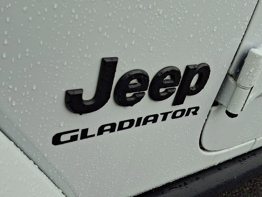 Used 2021 Jeep Gladiator Sport image 30