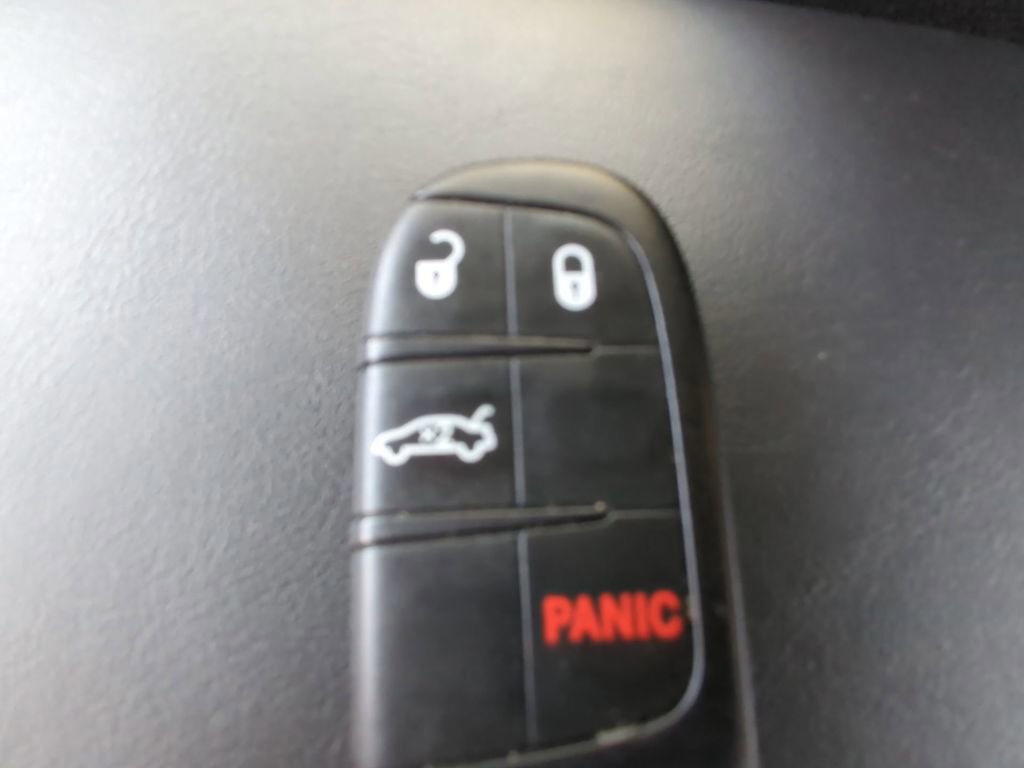 Used 2020 Dodge Challenger SXT w/ Blacktop Package image 33