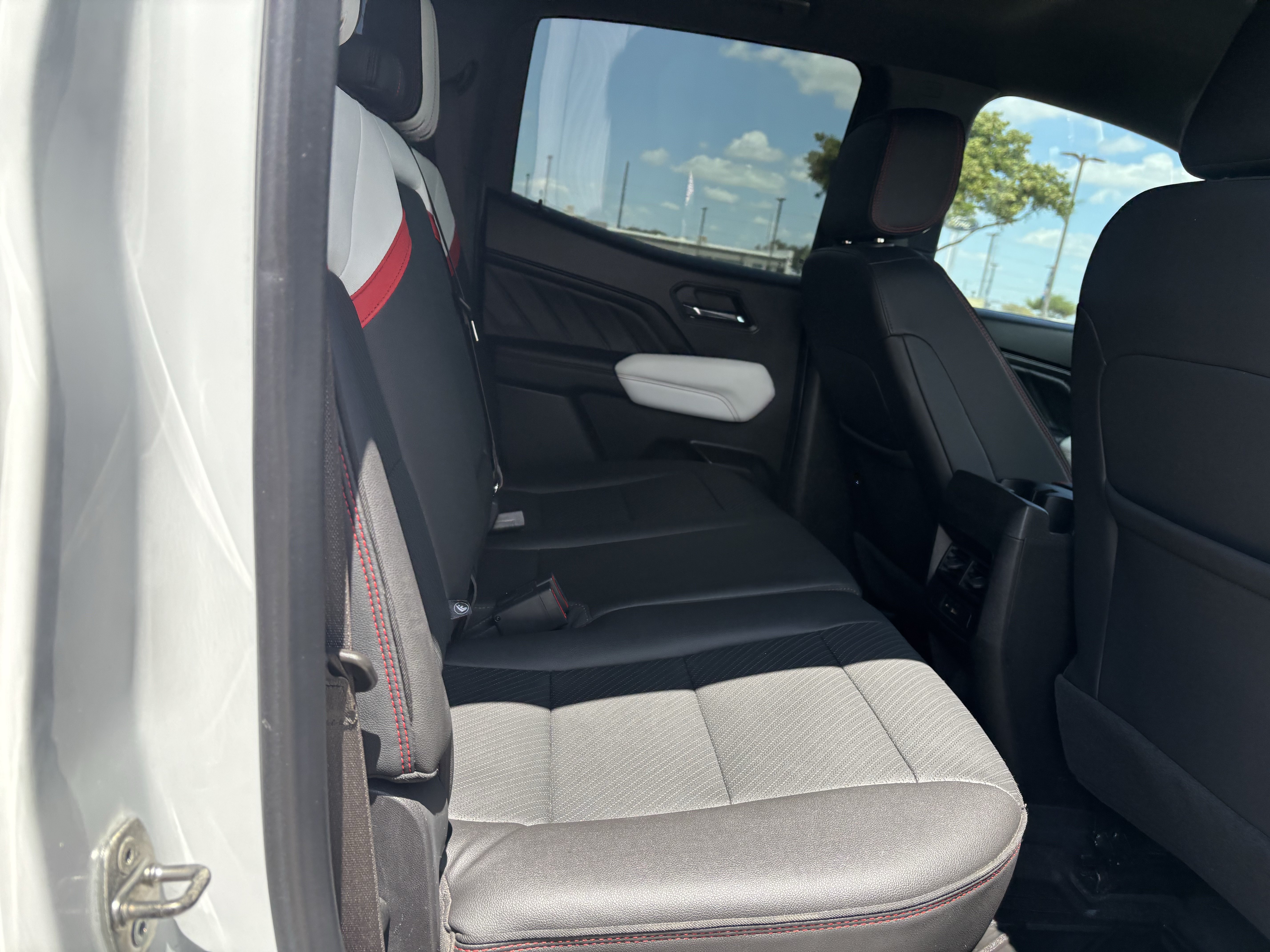 Used 2023 GMC Canyon AT4X AWD/4WD image 19