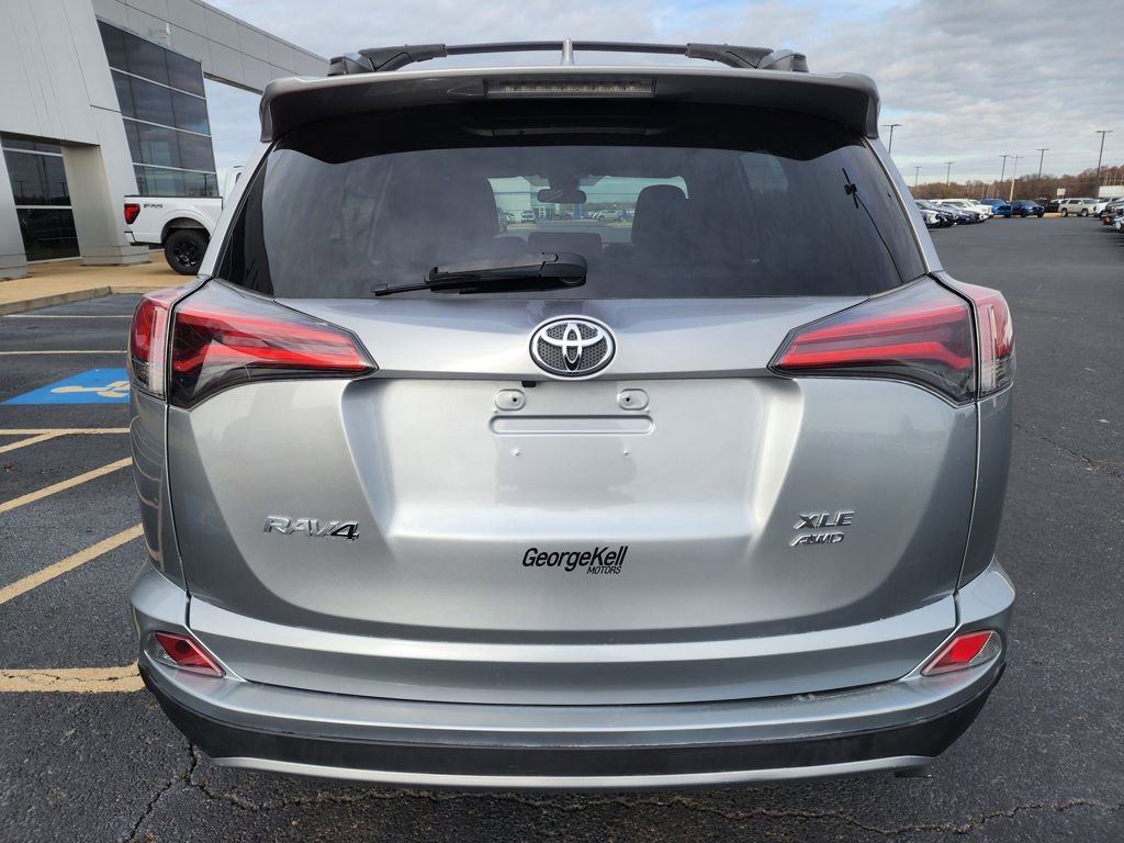 Used 2018 Toyota RAV4 XLE image 7
