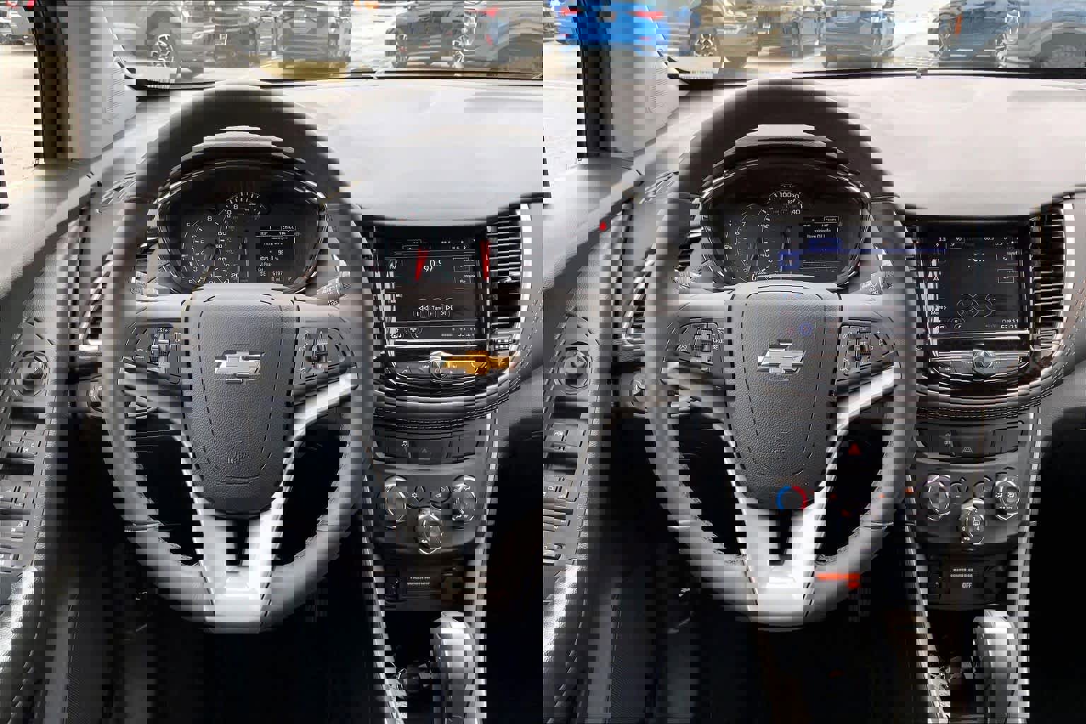 Used 2022 Chevrolet Trax LT w/ Driver Confidence Package image 6