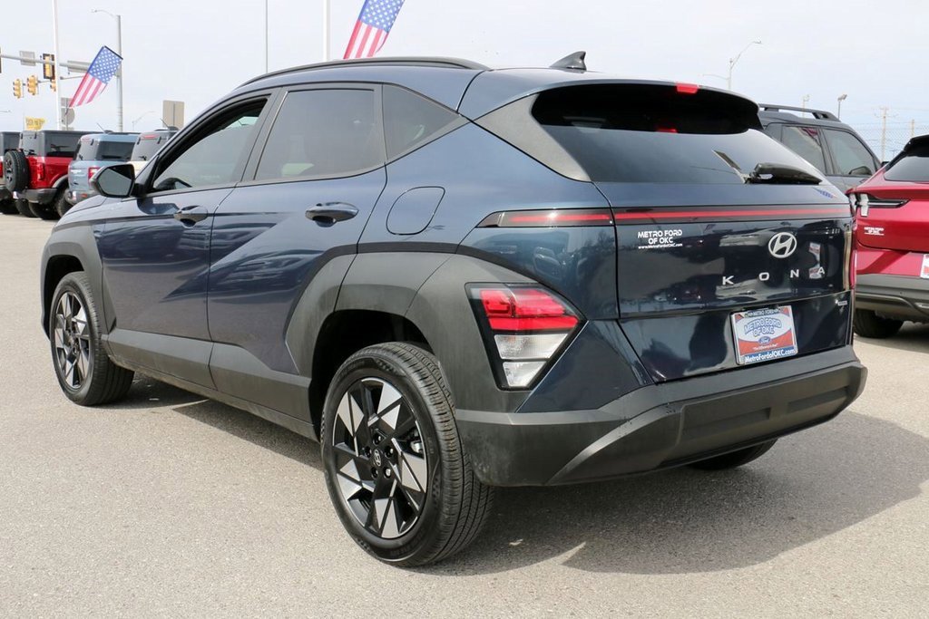Used 2025 Hyundai Kona SEL image 7