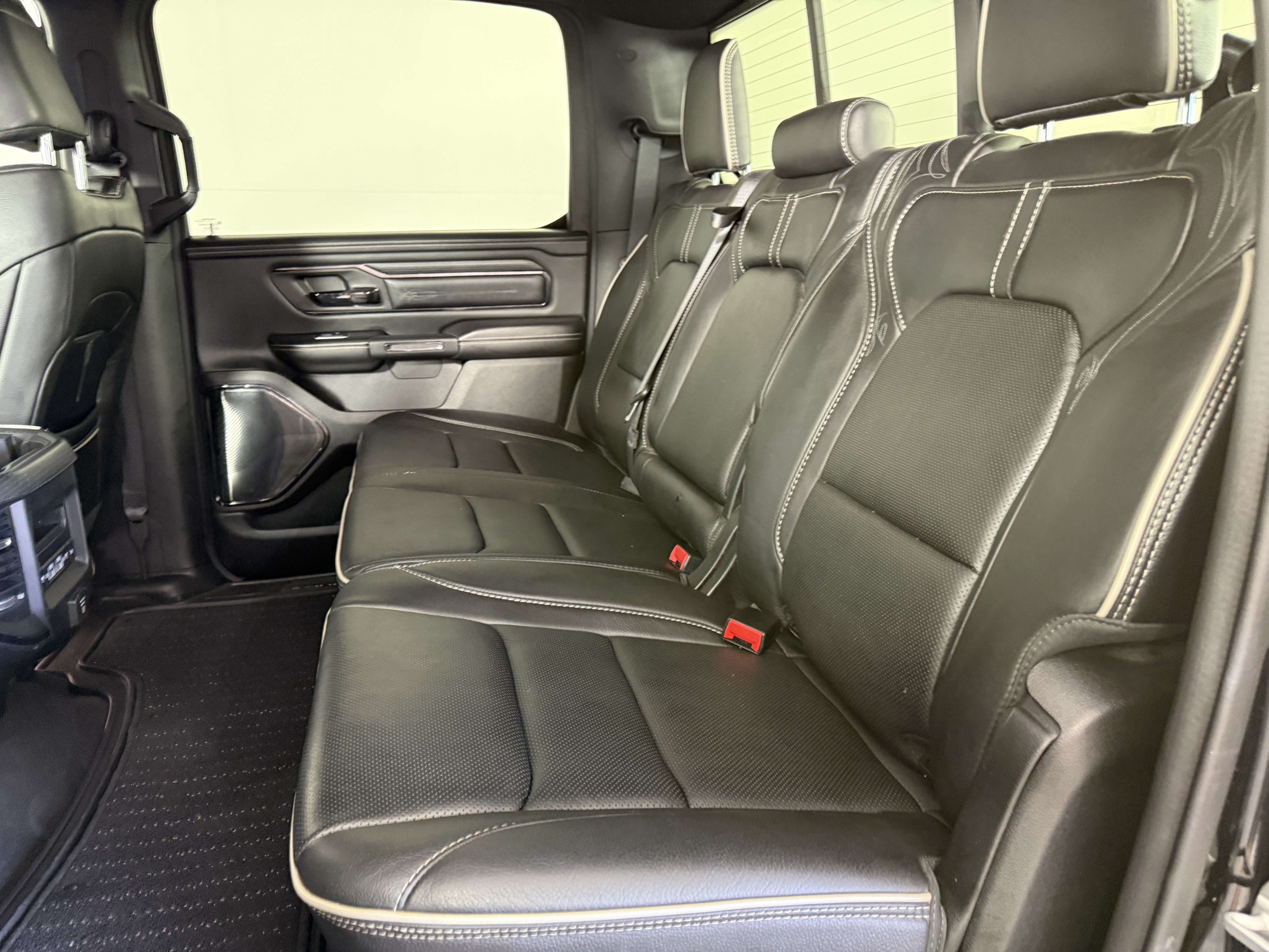 Used 2022 RAM 1500 Limited AWD/4WD image 13