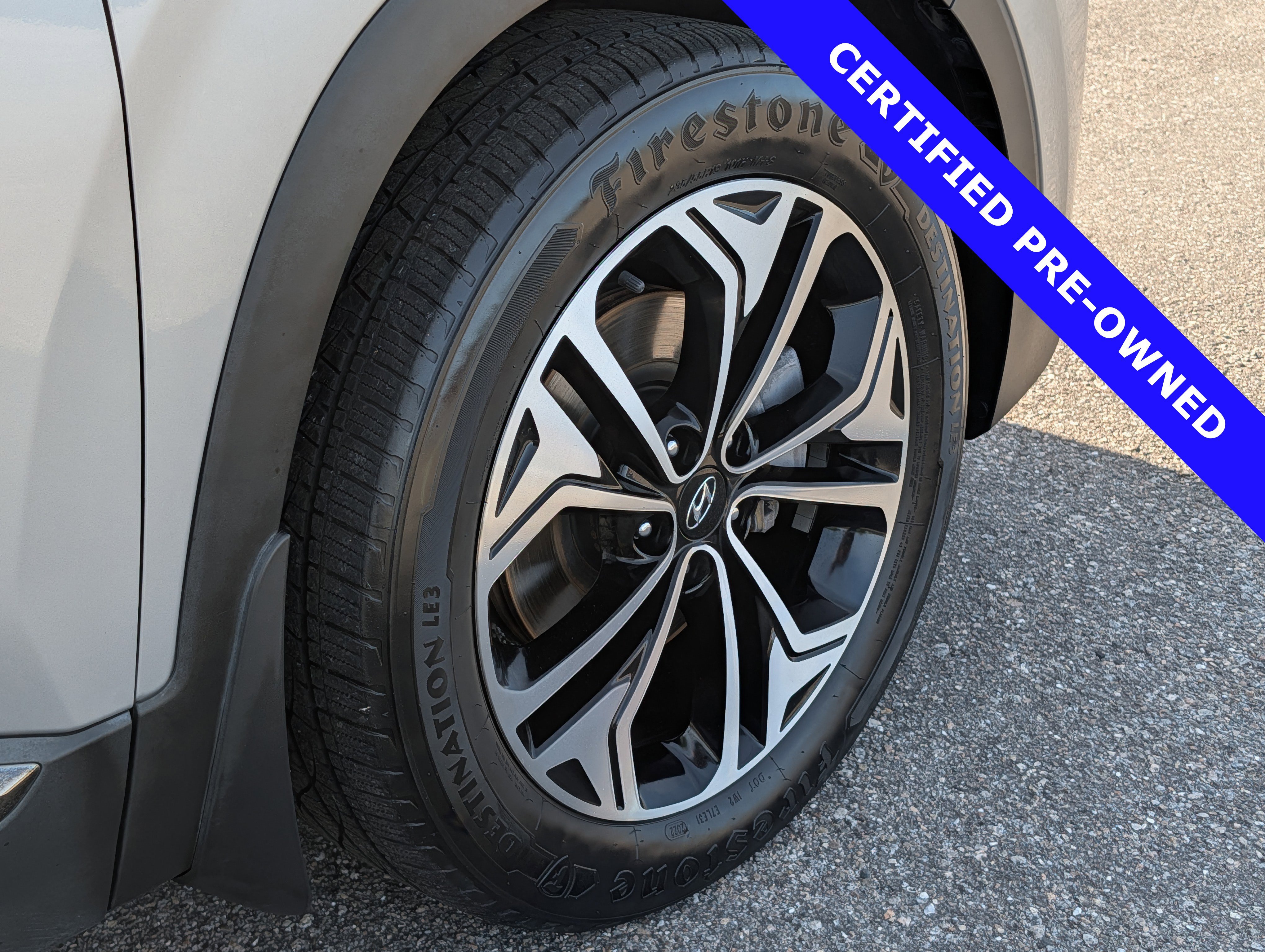 Used 2020 Hyundai Santa Fe Limited FWD image 12