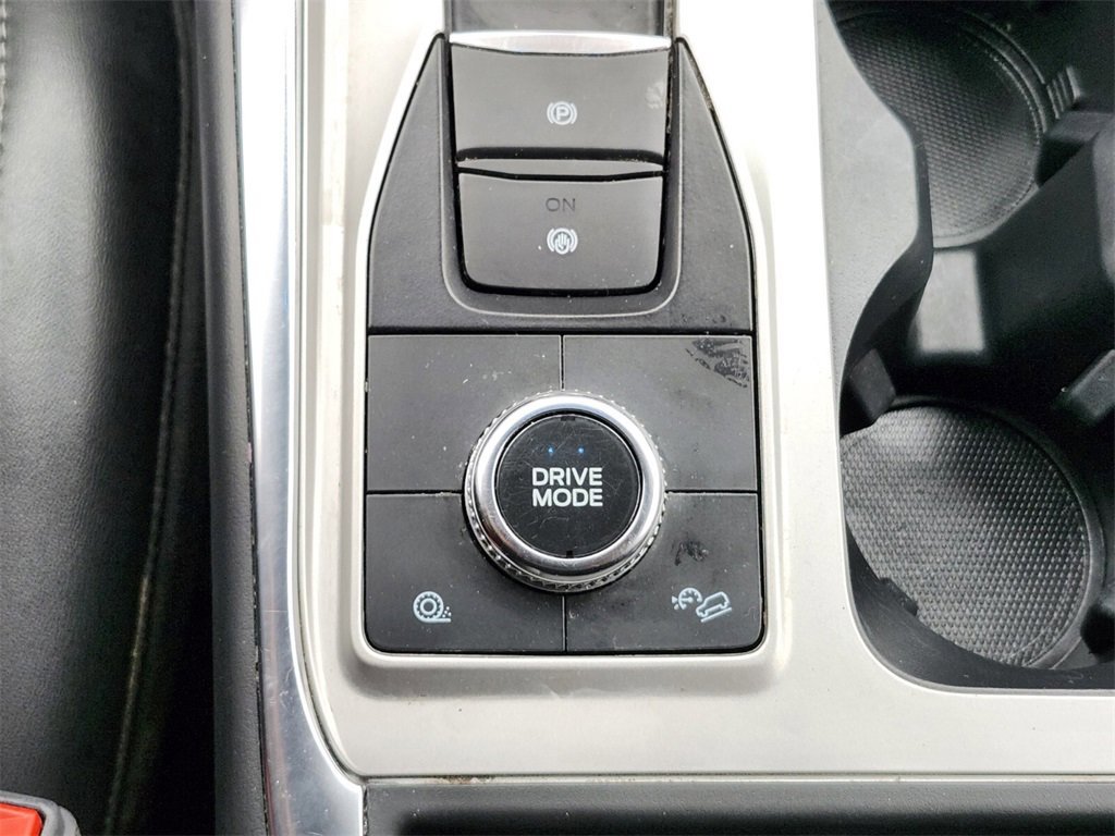 Certified 2022 Ford Explorer XLT w/ Equipment Group 202A image 24