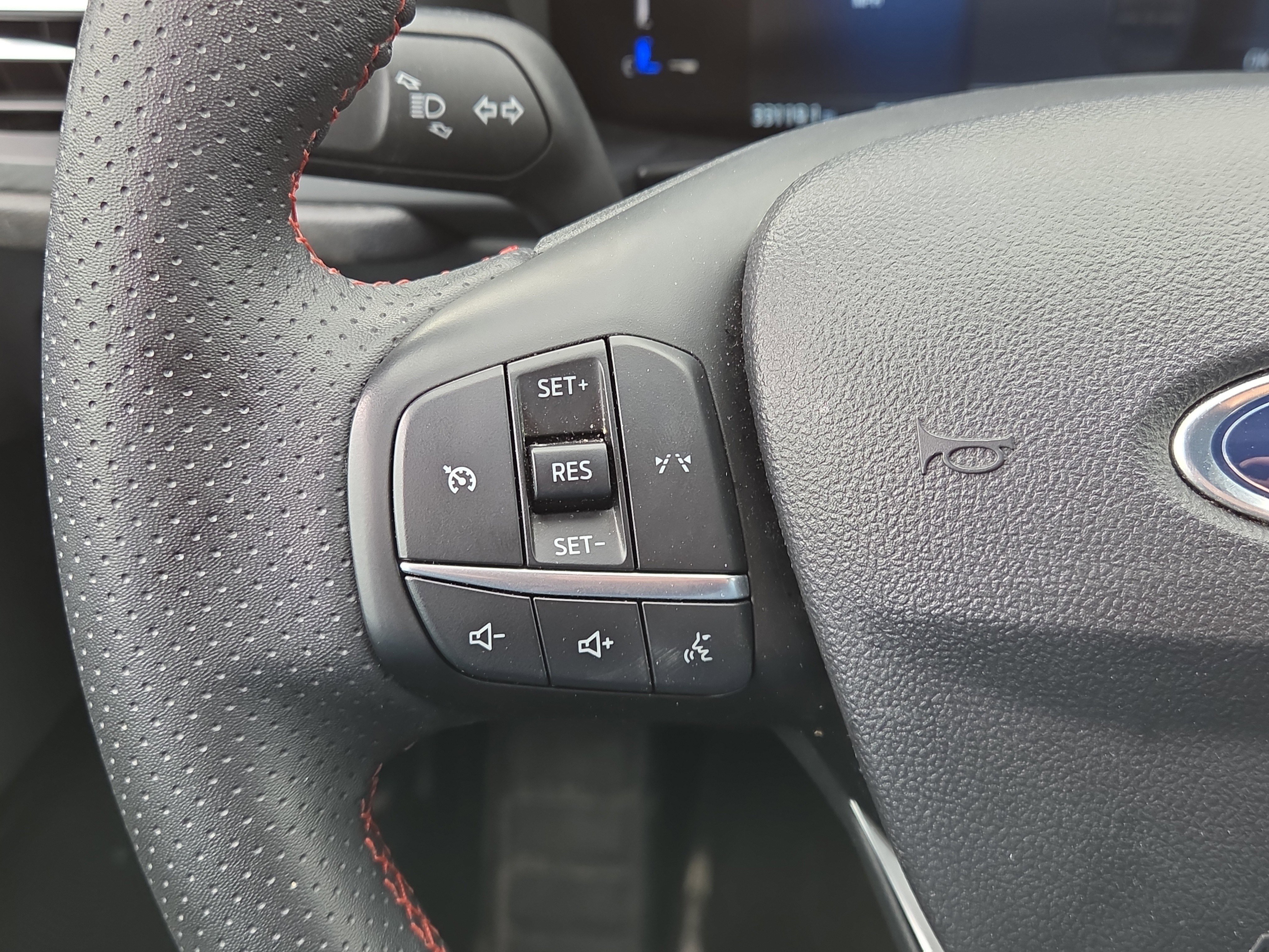 Certified 2025 Ford Escape ST-Line image 19