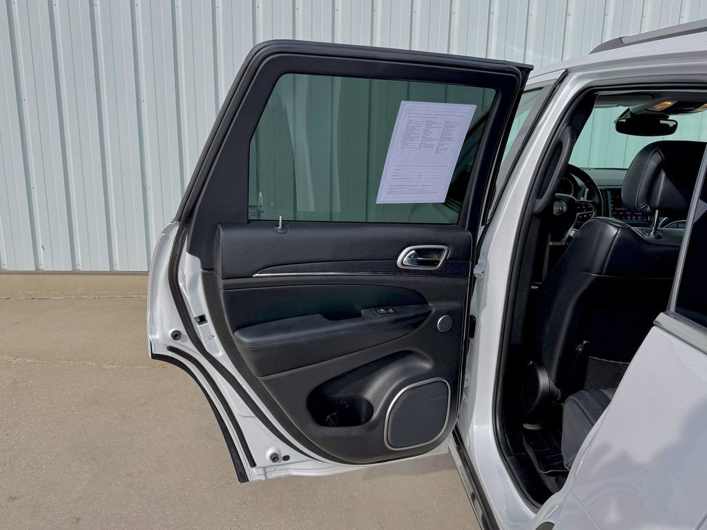 Used 2017 Jeep Grand Cherokee Summit image 14