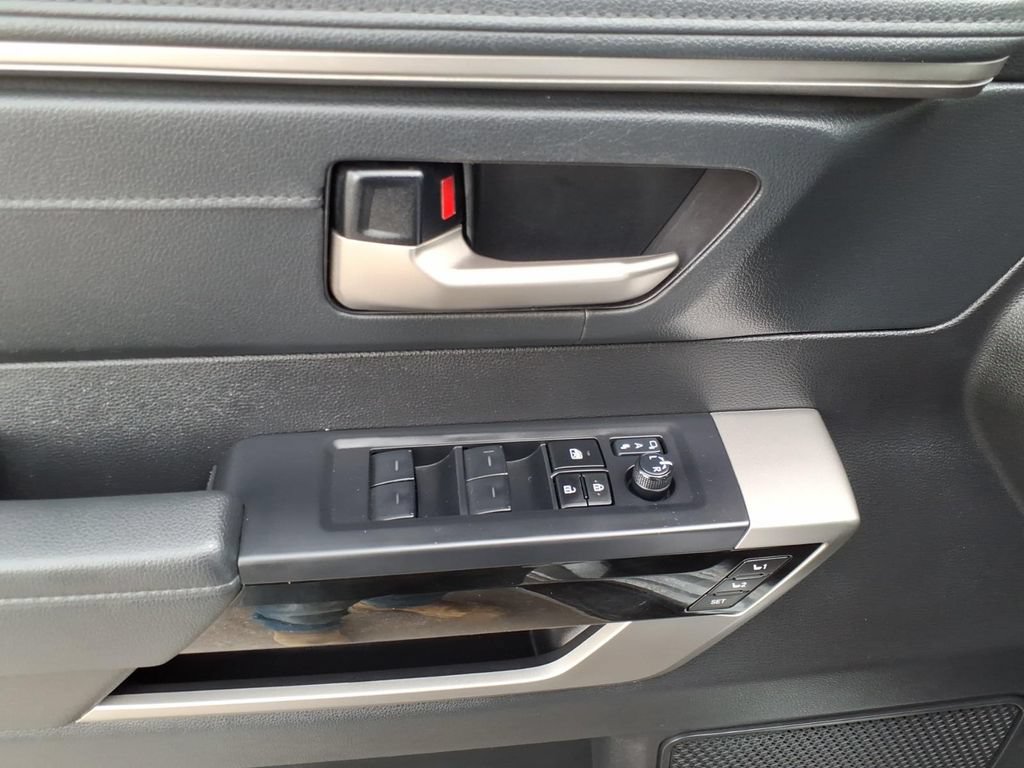 Used 2023 Toyota Tundra Limited AWD/4WD image 19