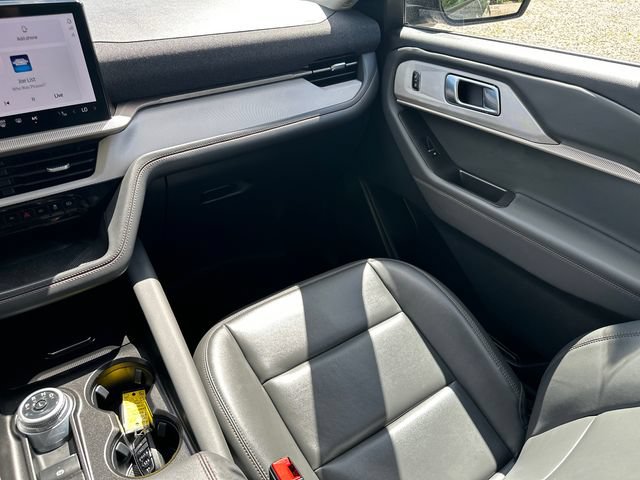 Certified 2025 Ford Explorer Active w/ Active Comfort Package AWD/4WD image 29