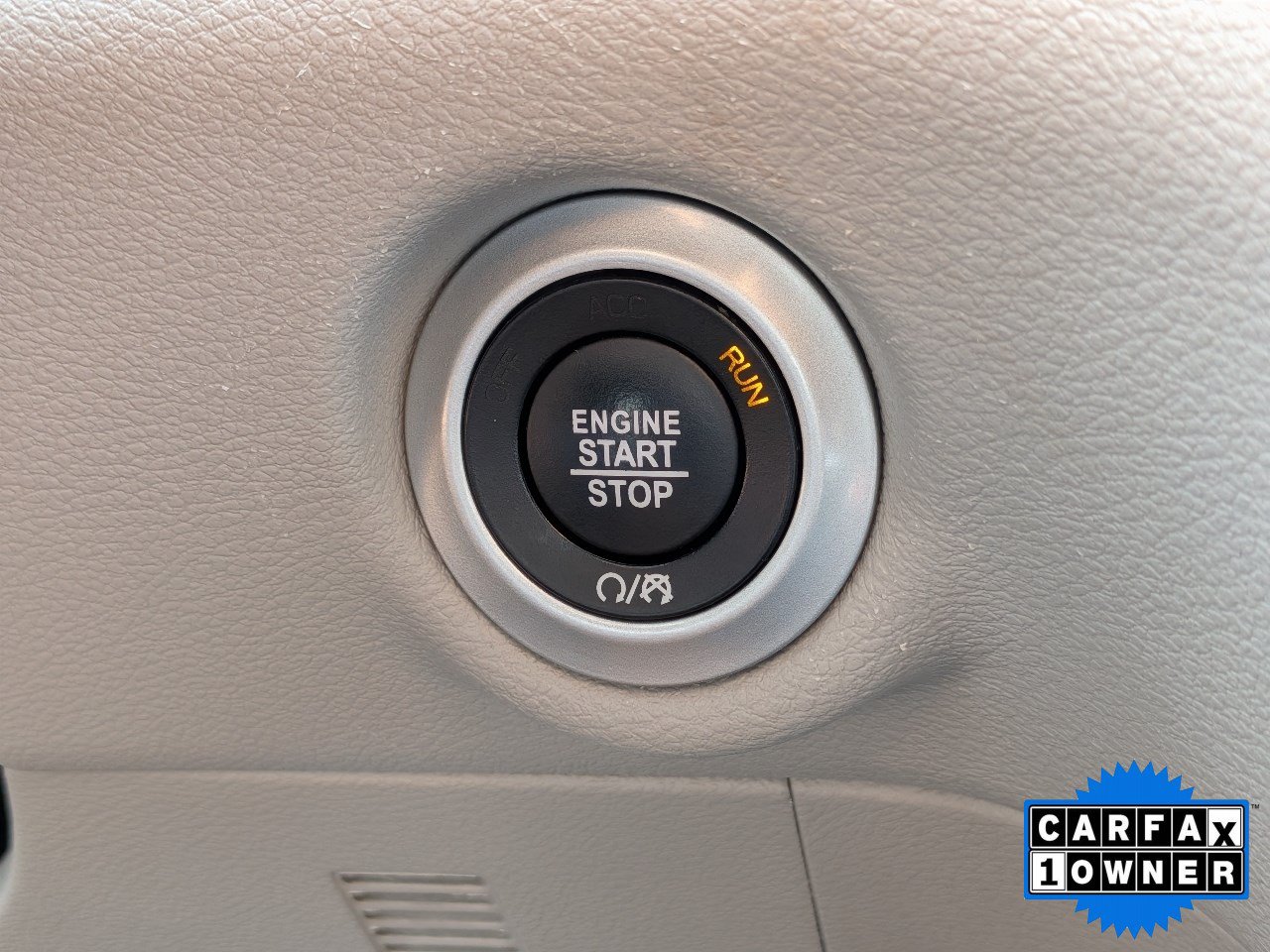 Used 2023 Chrysler Pacifica Touring-L FWD image 32