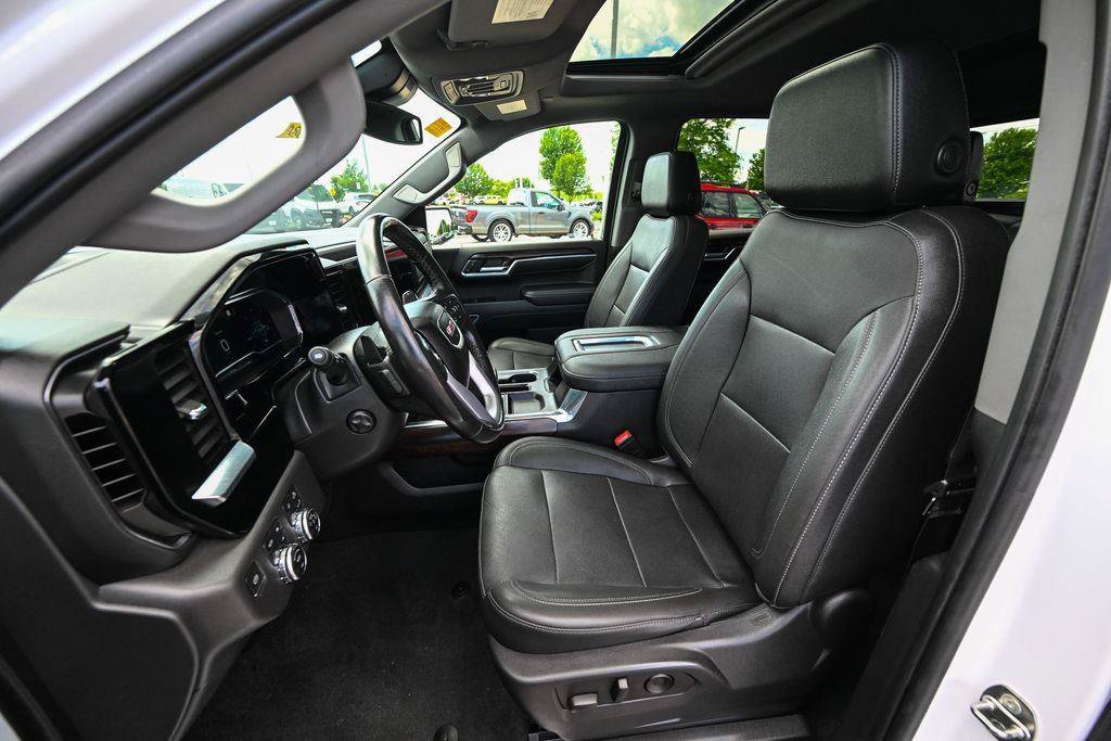 Used 2022 GMC Sierra 1500 SLT w/ SLT Convenience Package AWD/4WD image 19