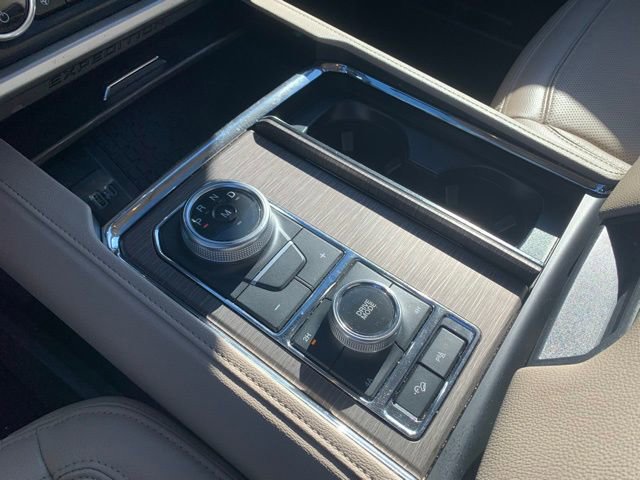 Certified 2024 Ford Expedition Limited image 21