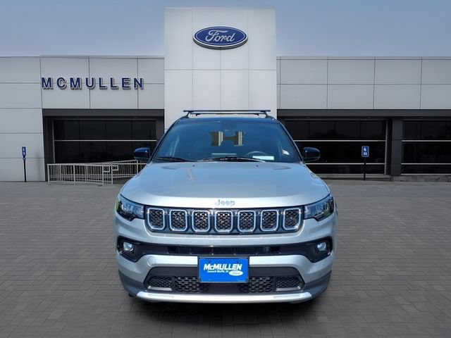 Used 2023 Jeep Compass Limited w/ Sun and Sound Group AWD/4WD image 2