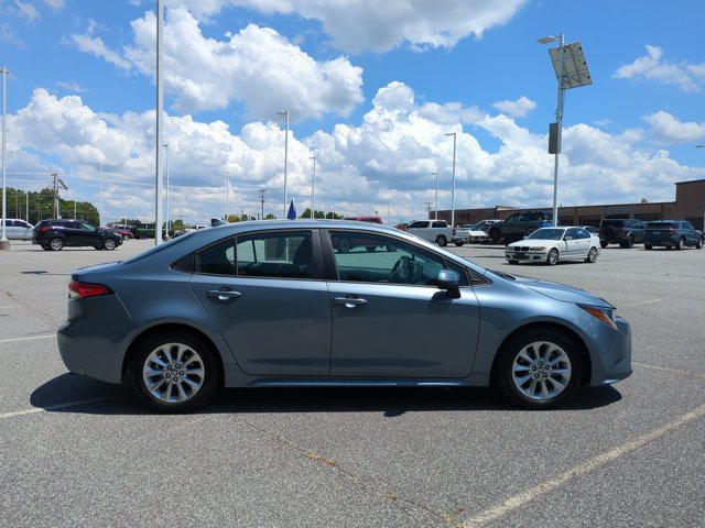 Used 2020 Toyota Corolla LE w/ LE Premium Package FWD image 3