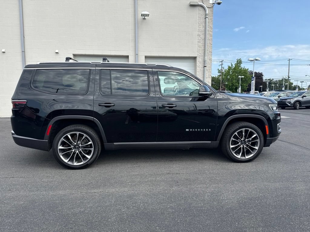 Used 2022 Jeep Wagoneer Series III w/ Premium Group I AWD/4WD image 6