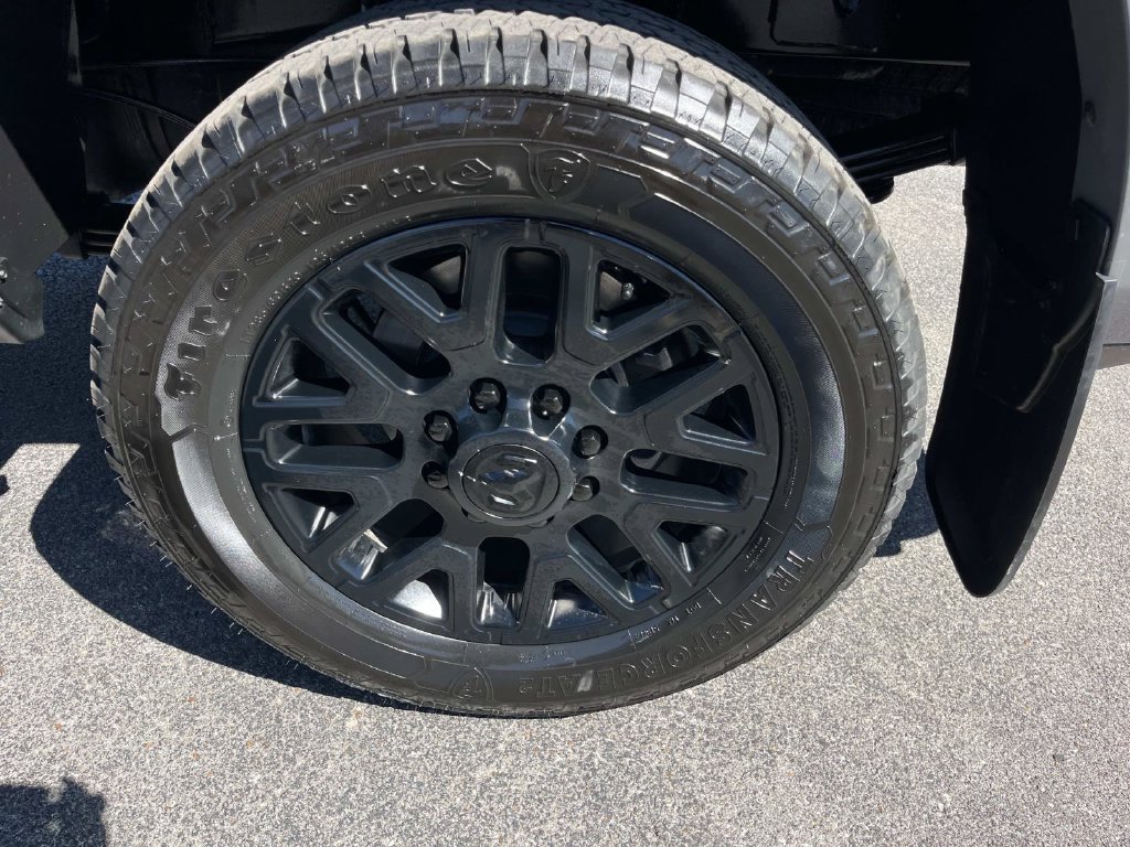 Used 2025 RAM 3500 Limited AWD/4WD image 14