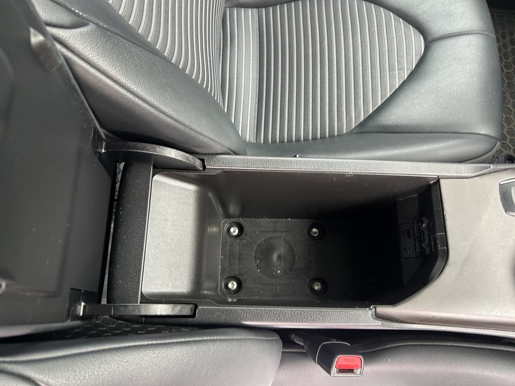 Used 2022 Toyota Camry SE FWD image 15