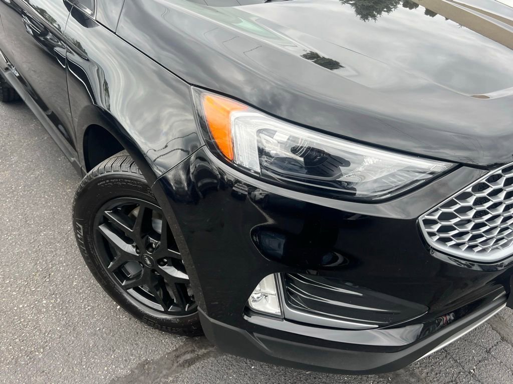 Certified 2024 Ford Edge SEL w/ Convenience Package AWD/4WD image 2