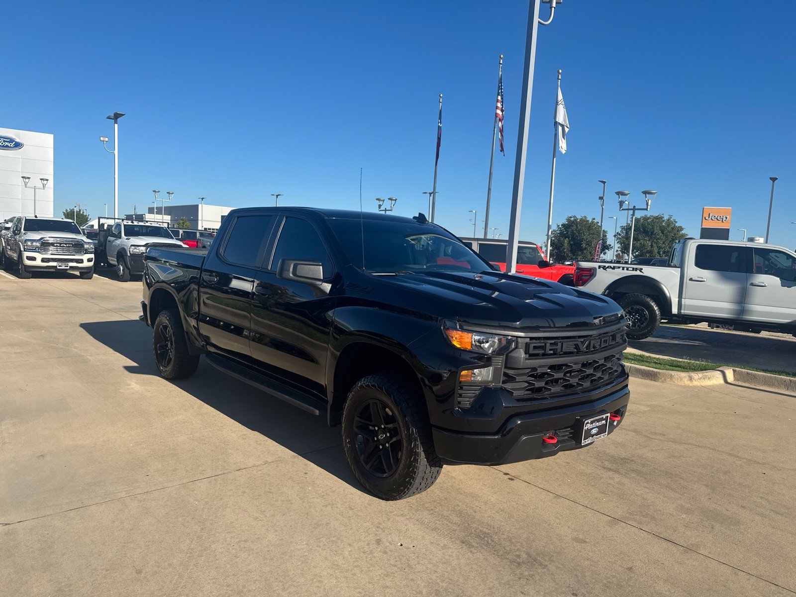Used 2024 Chevrolet Silverado 1500 Custom Trail Boss w/ LPO, Dark Essentials Package AWD/4WD image 7