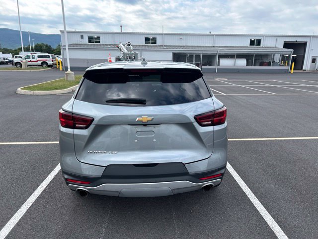 Used 2025 Chevrolet Blazer LT AWD/4WD image 4